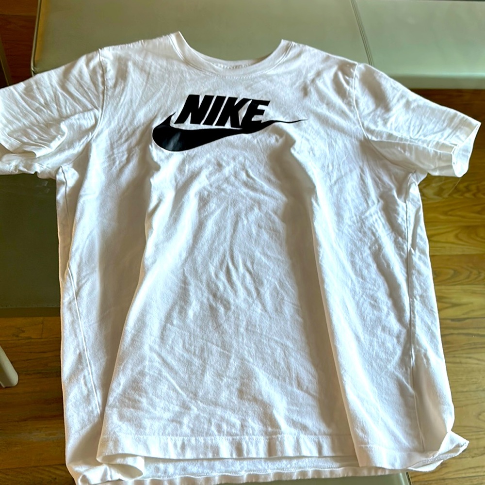 Nike cotton tag less t shirt men’s size Large